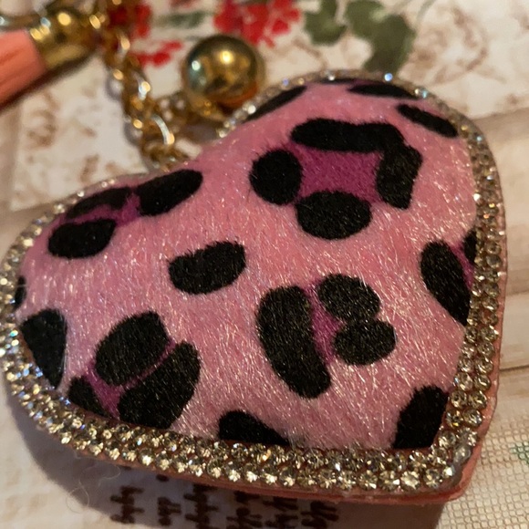 Leopard Heart Rhinestone Tassel Keychain - Picture 2 of 16